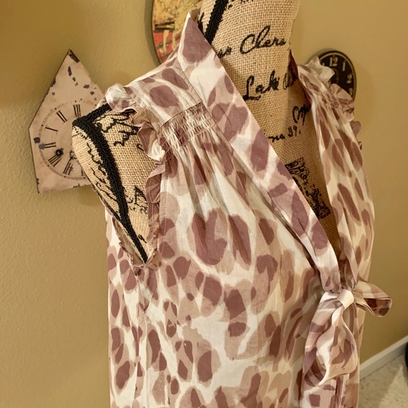 AT Loft Sheer Sleeveless Blouse - Picture 5 of 8